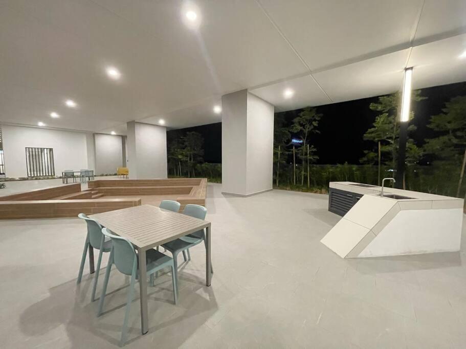 Horizon Suite Homestay, Klia By S&T Homez Sepang Eksteriør billede